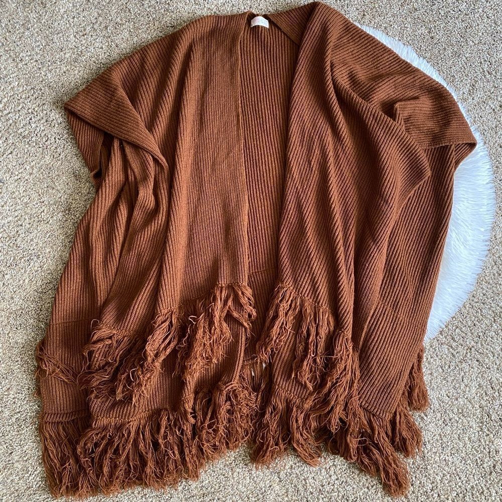 Free People Open Front Sweater Poncho Cardigan Fringe Bottom Hem Womens One Size